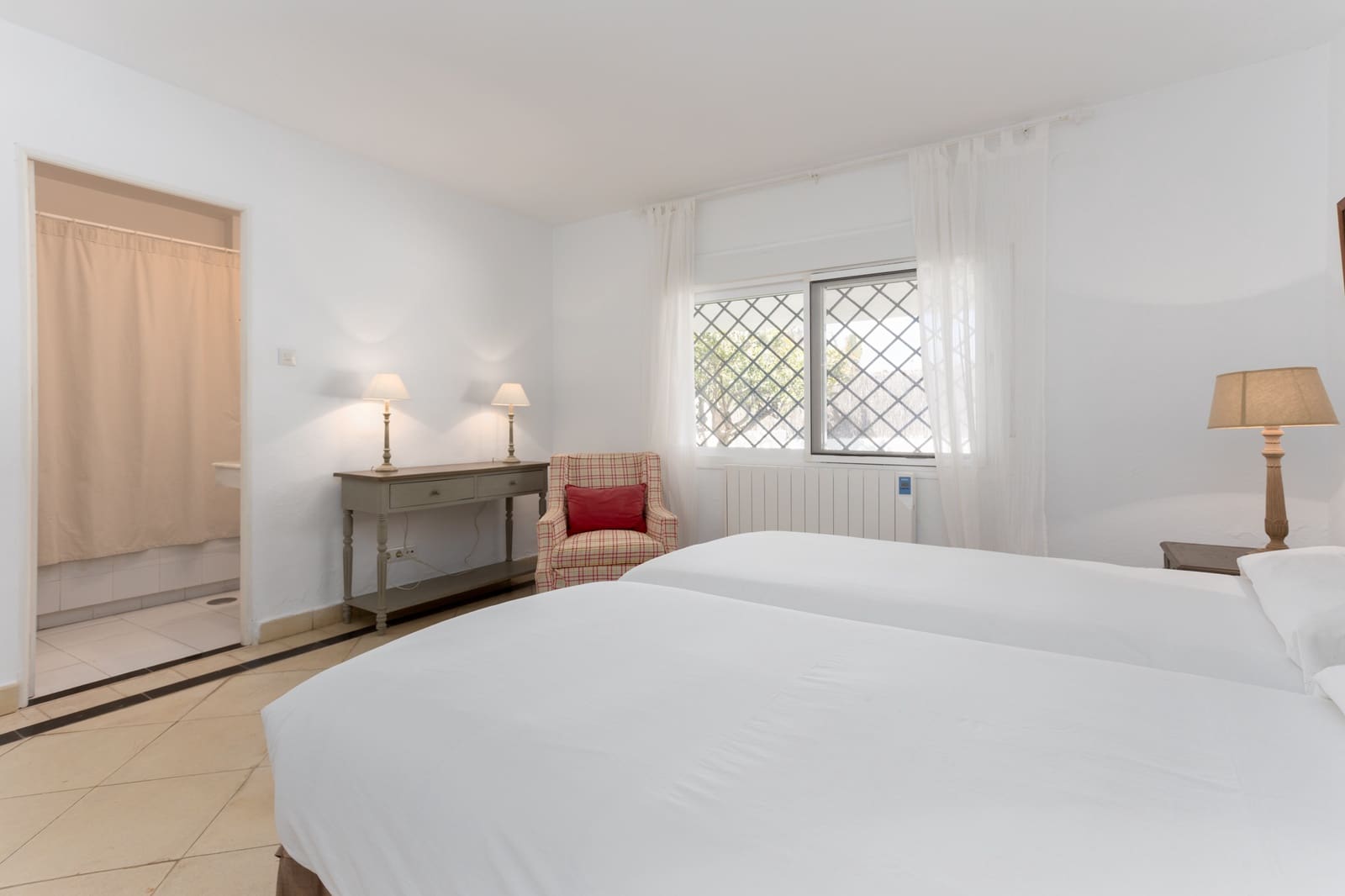 3 bedroom Villa for holiday rental in Guadalmina - € 2,875 (Ref: 8329093)