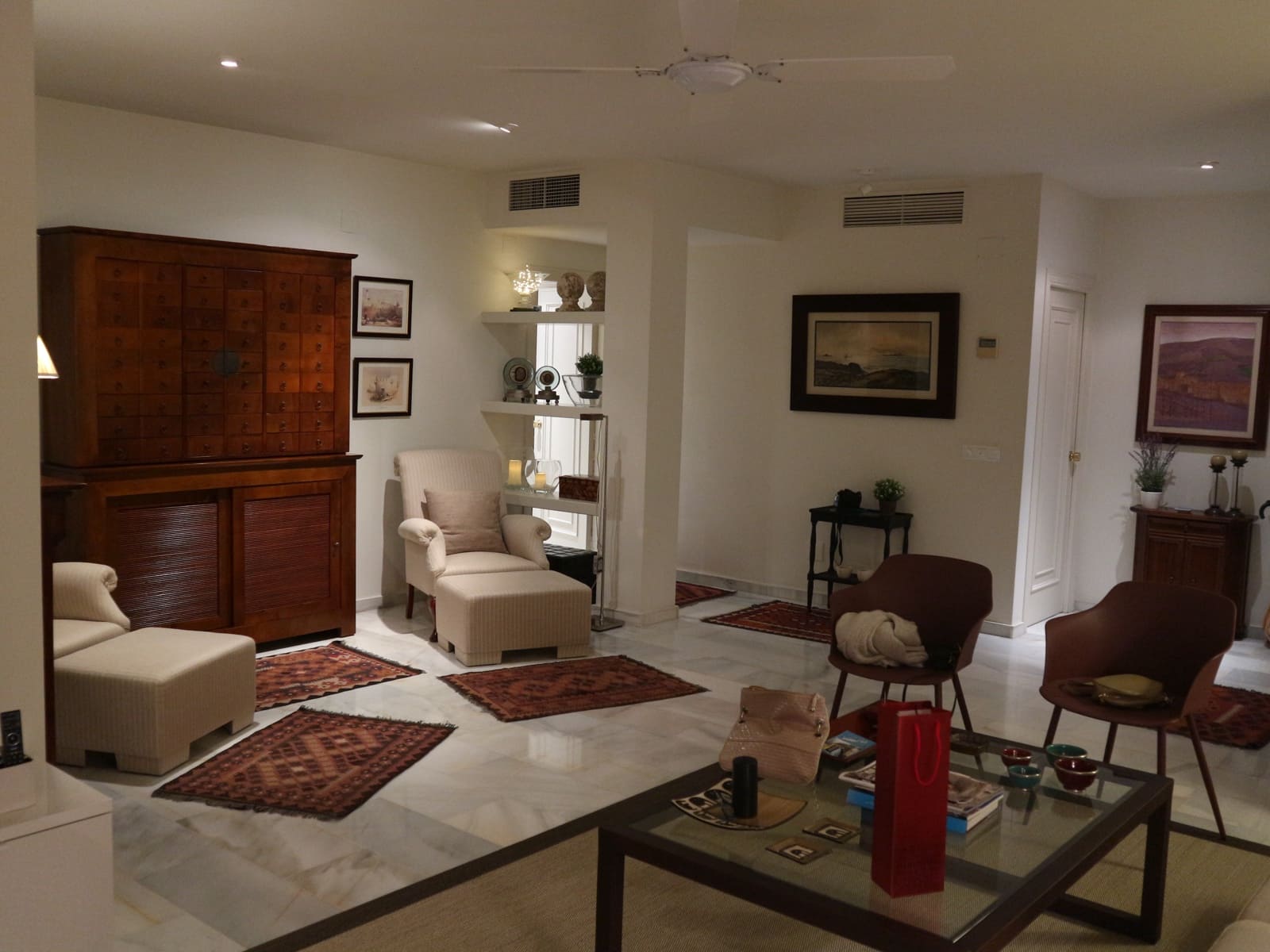 2 makuuhuone Huoneisto vuokrattavana paikassa Marbella mukana uima-altaan 
autotalli - 1 850 € (Ref: 8343863)