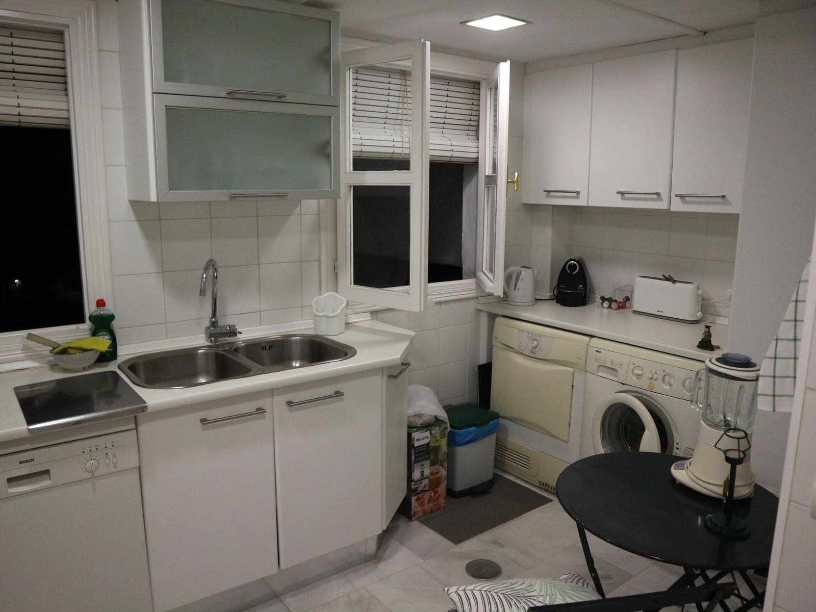 2 makuuhuone Huoneisto vuokrattavana paikassa Marbella mukana uima-altaan 
autotalli - 1 850 € (Ref: 8343863)