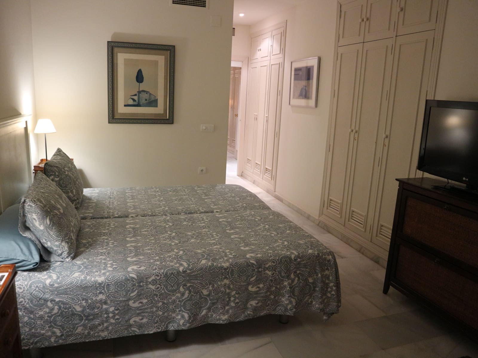 2 makuuhuone Huoneisto vuokrattavana paikassa Marbella mukana uima-altaan 
autotalli - 1 850 € (Ref: 8343863)