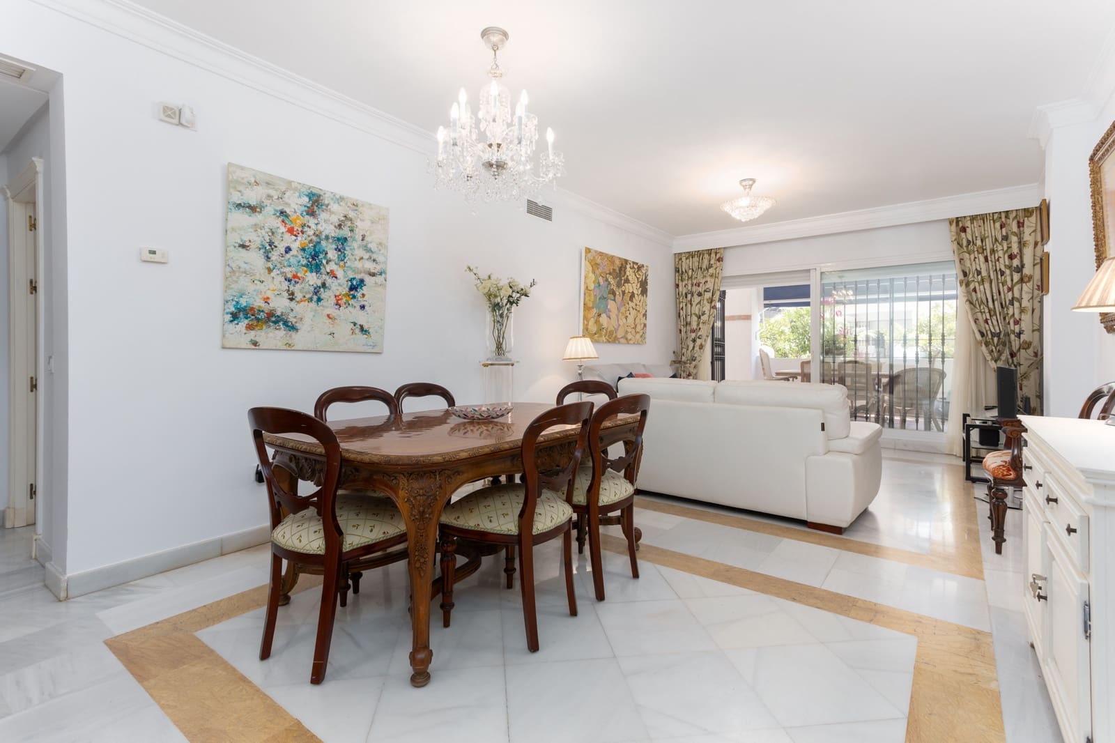 2 soveværelse Lejlighed til leje i Marbella med swimmingpool garage - € 2.500 (Ref: 8535527)