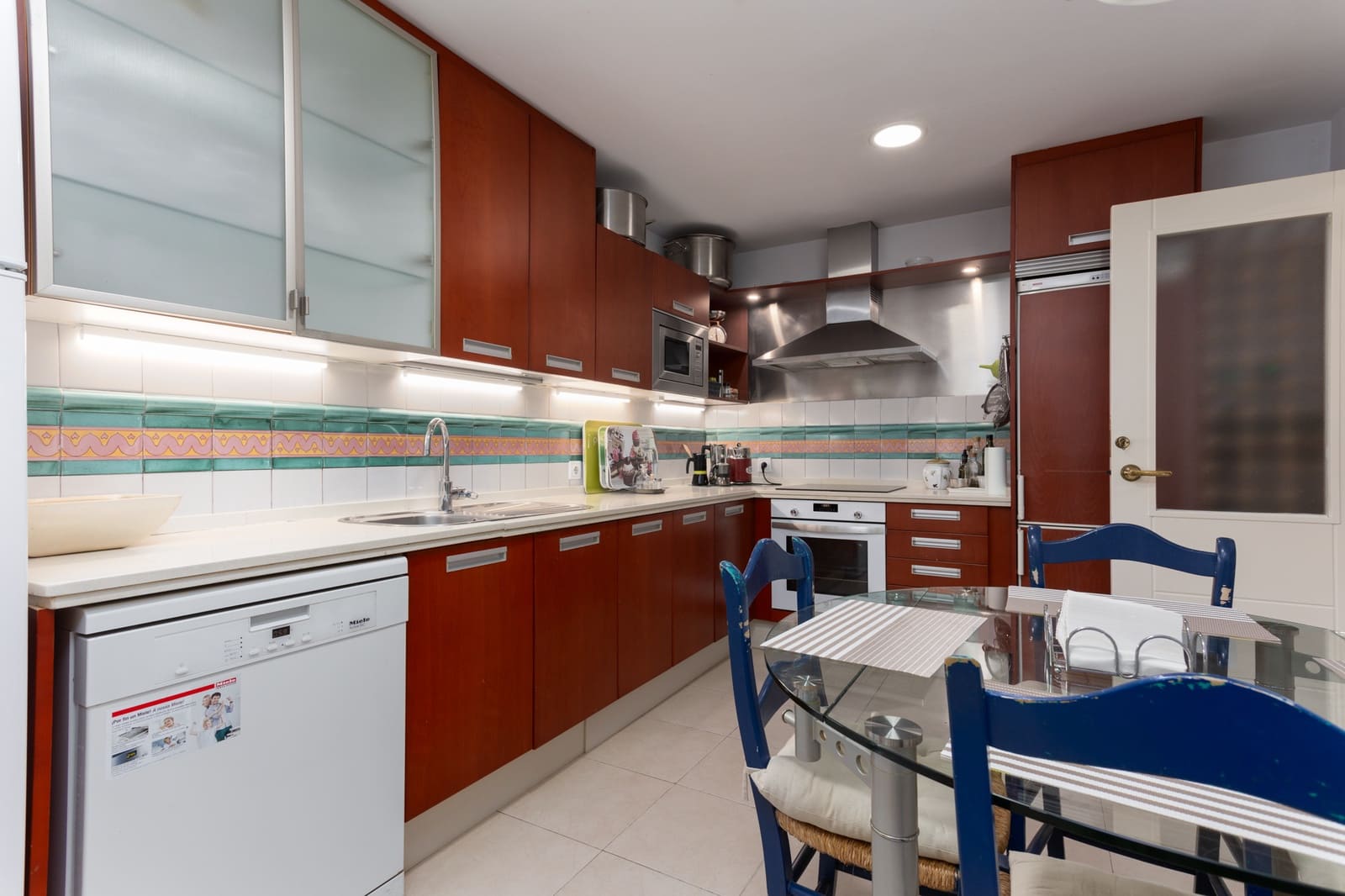 2 soveværelse Lejlighed til leje i Marbella med swimmingpool garage - € 2.500 (Ref: 8535527)