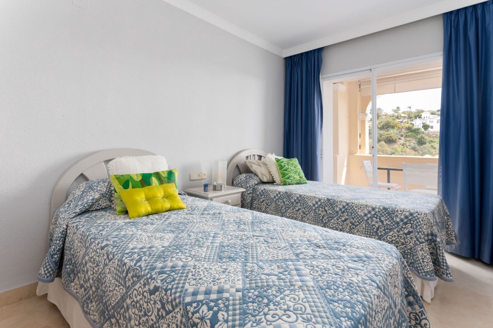 2 quarto Apartamento para venda em Benahavis com piscina garagem - 380 000 € (Ref: 8982821)