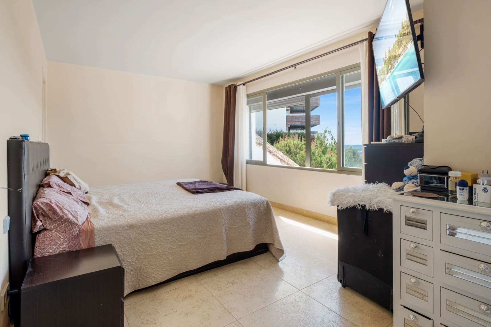 3 sovrum Lägenhet till salu i Benahavis med pool garage - 1 075 000 € (Ref: 9133304)