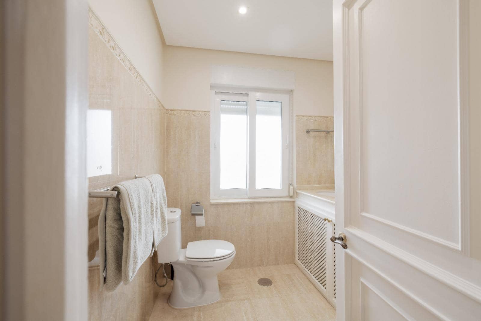 2 soveværelse Lejlighed til leje i Marbella med garage - € 2.100 (Ref: 9185970)