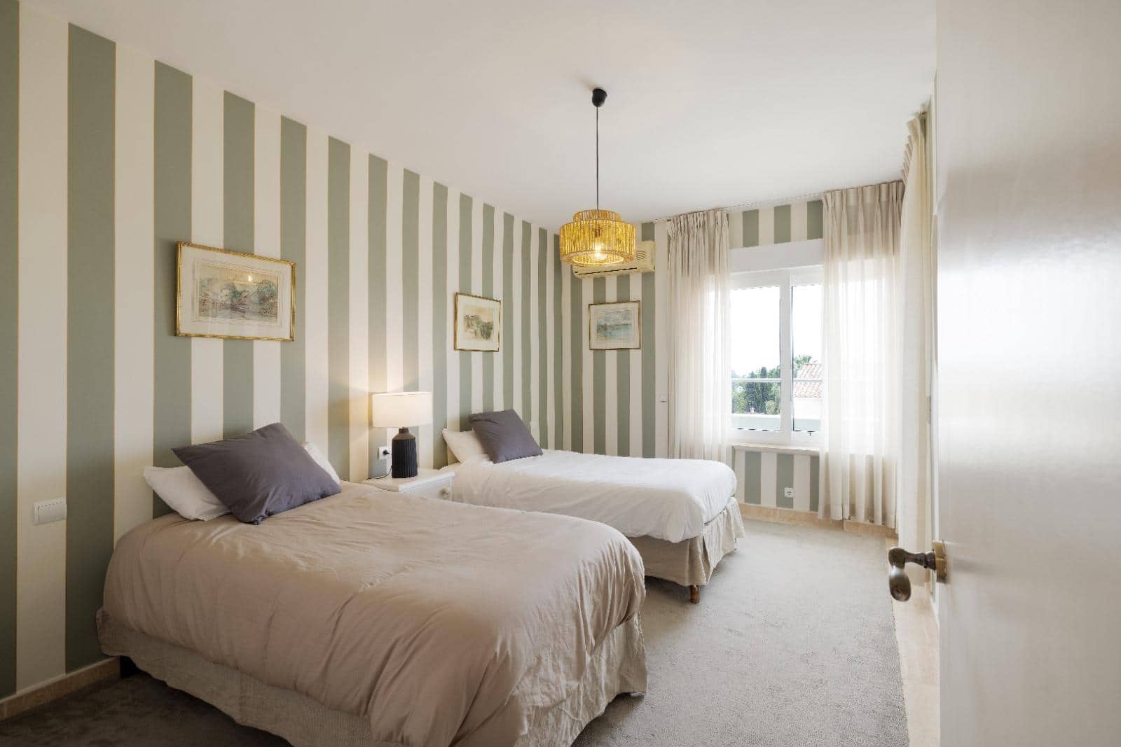 2 soveværelse Lejlighed til leje i Marbella med garage - € 2.100 (Ref: 9185970)