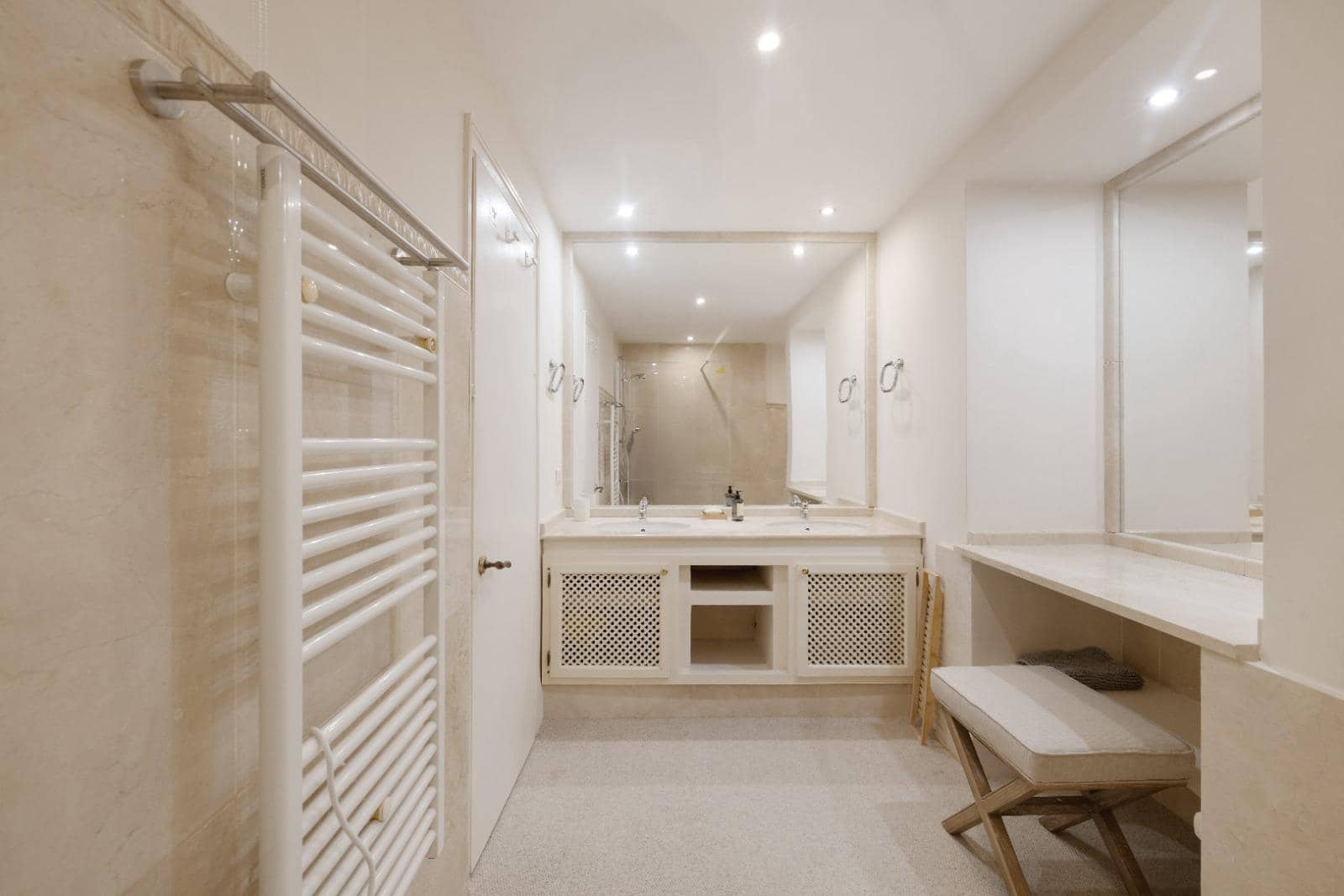 2 soveværelse Lejlighed til leje i Marbella med garage - € 2.100 (Ref: 9185970)