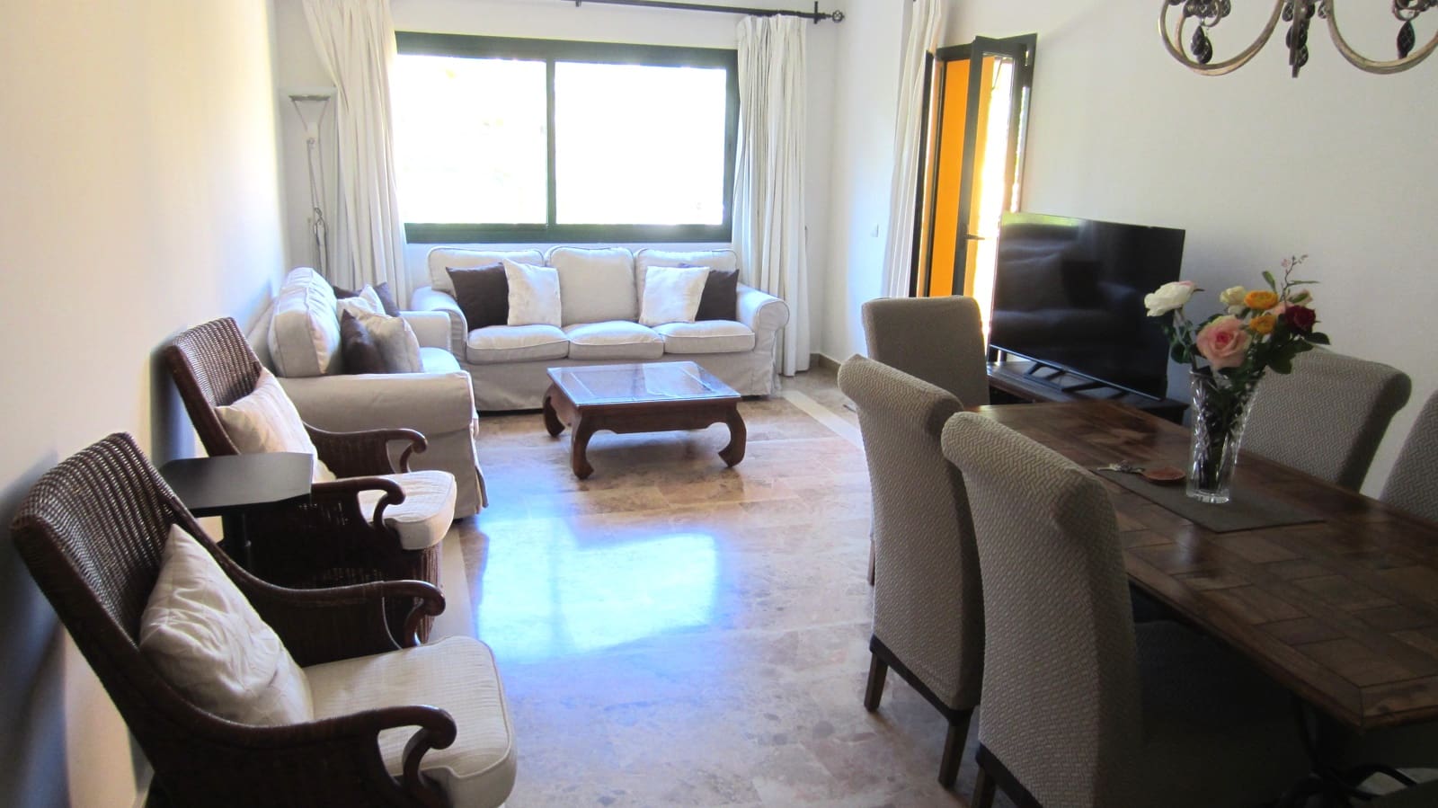 2 soveværelse Lejlighed til leje i Marbella med swimmingpool garage - € 1.800 (Ref: 9401183)