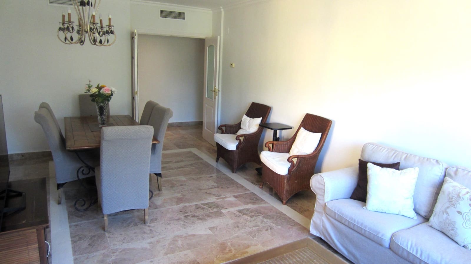 2 soveværelse Lejlighed til leje i Marbella med swimmingpool garage - € 1.800 (Ref: 9401183)