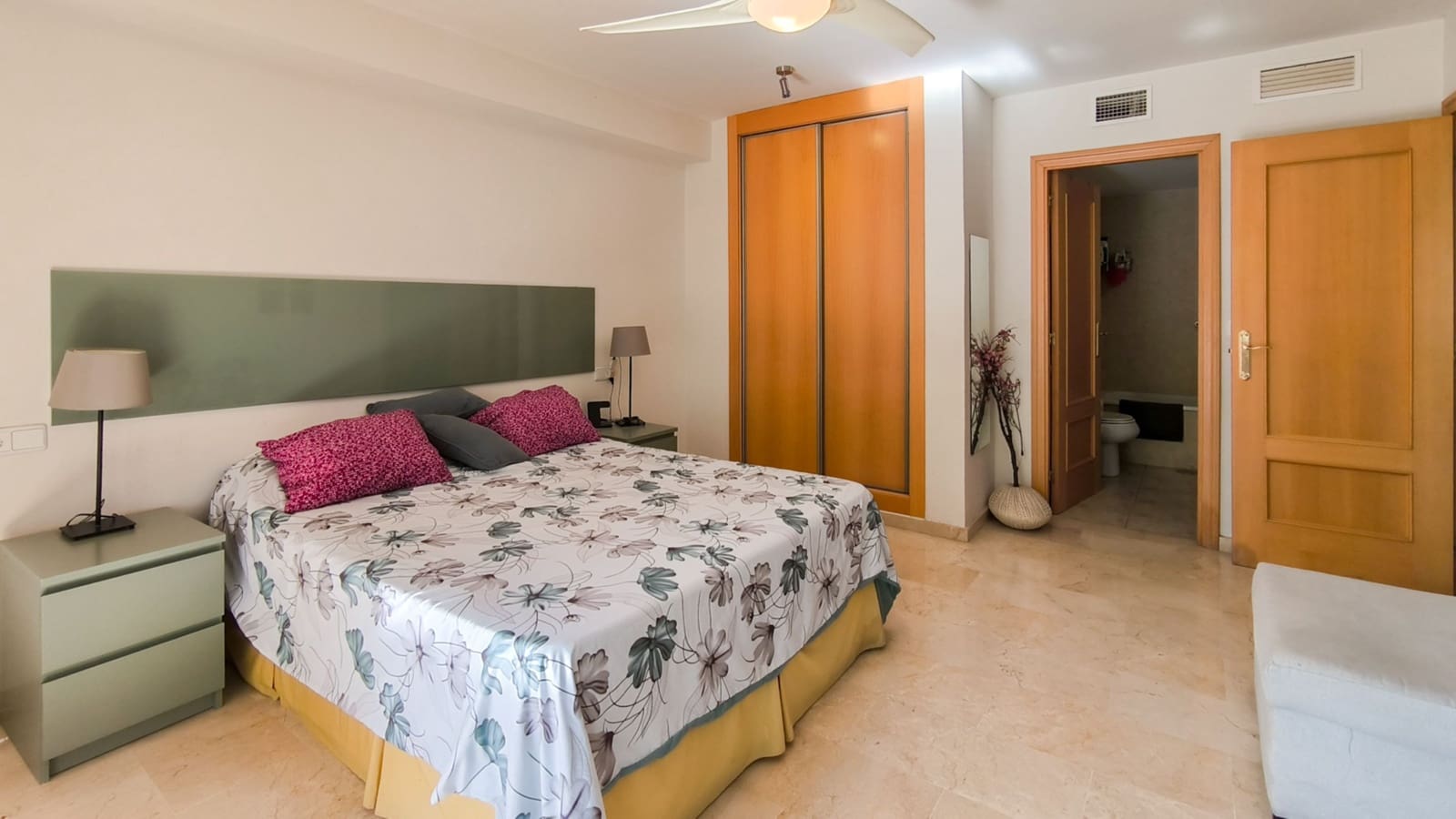 Apartamento de 2 habitaciones en Marbella en venta con piscina garaje - 365.000 € (Ref: 9459501)