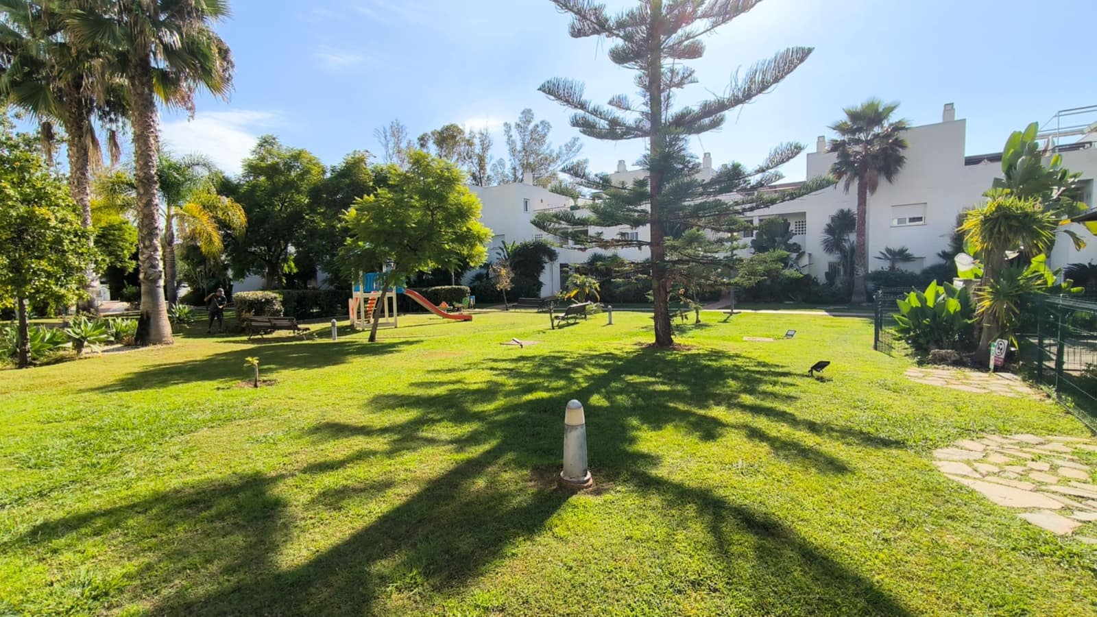 Apartamento de 2 habitaciones en Marbella en venta con piscina garaje - 365.000 € (Ref: 9459501)