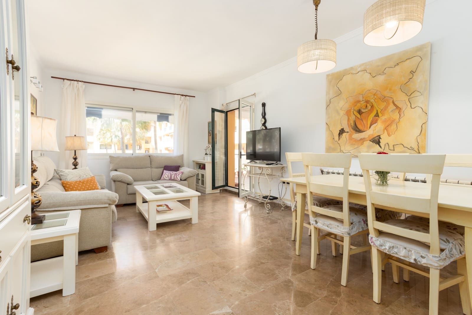 2 soveværelse Lejlighed til leje i Marbella med swimmingpool garage - € 2.000 (Ref: 9491657)