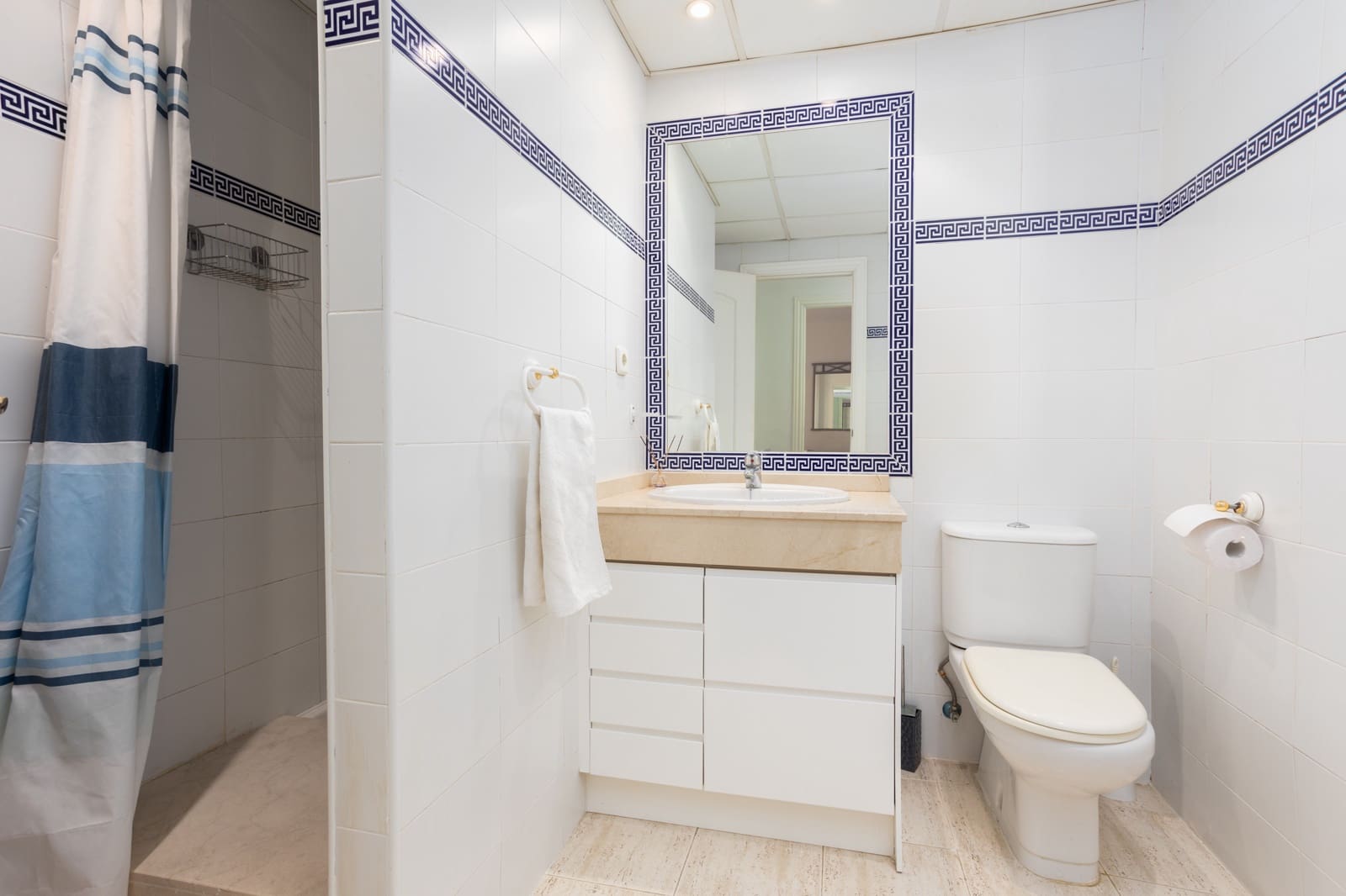 2 soveværelse Lejlighed til leje i Marbella med swimmingpool garage - € 2.000 (Ref: 9491657)