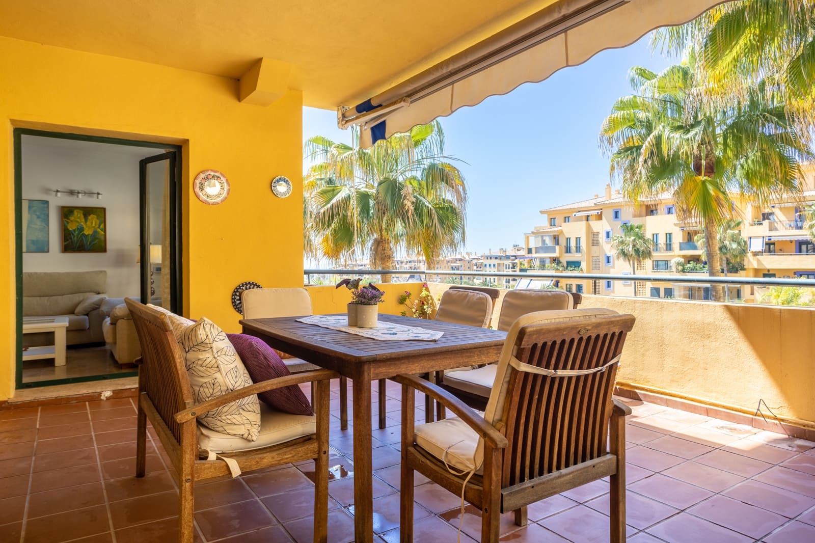 2 soveværelse Lejlighed til leje i Marbella med swimmingpool garage - € 2.000 (Ref: 9491657)