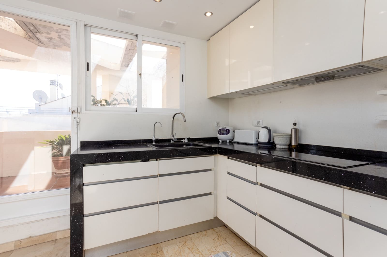 3 Zimmer Penthouse zu verkaufen in Marbella mit Pool Garage - 795.000 € (Ref: 9569622)