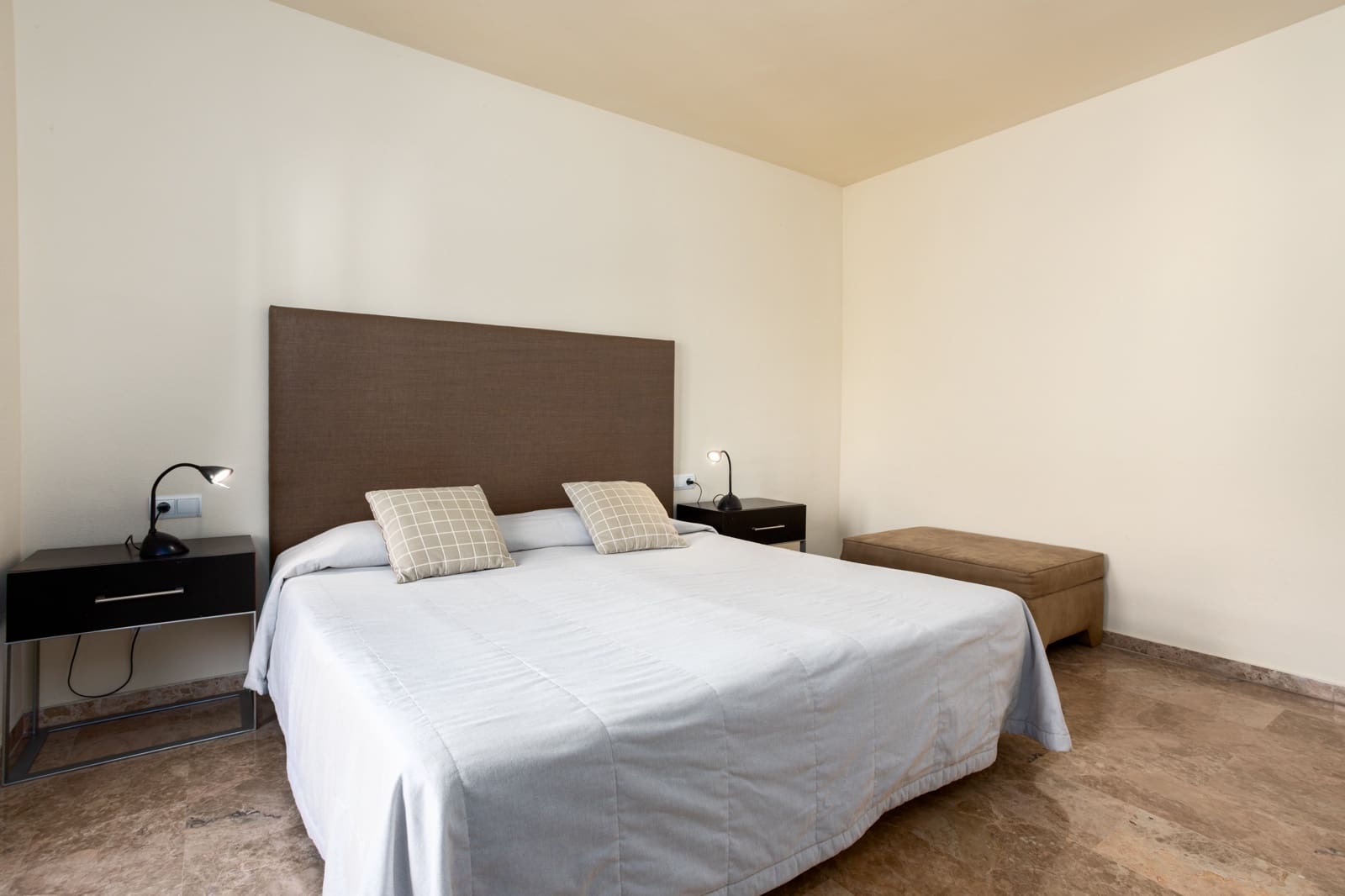 2 makuuhuone Huoneisto lomavuokrausta paikassa Marbella mukana uima-altaan 
autotalli - 1 000 € (Ref: 9606562)