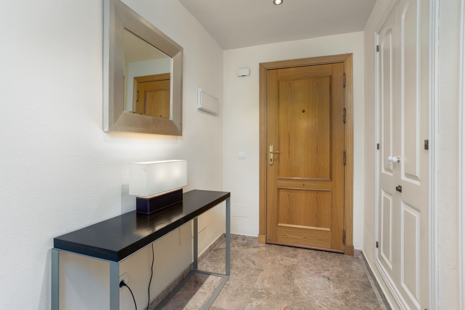 2 makuuhuone Huoneisto lomavuokrausta paikassa Marbella mukana uima-altaan 
autotalli - 1 000 € (Ref: 9606562)