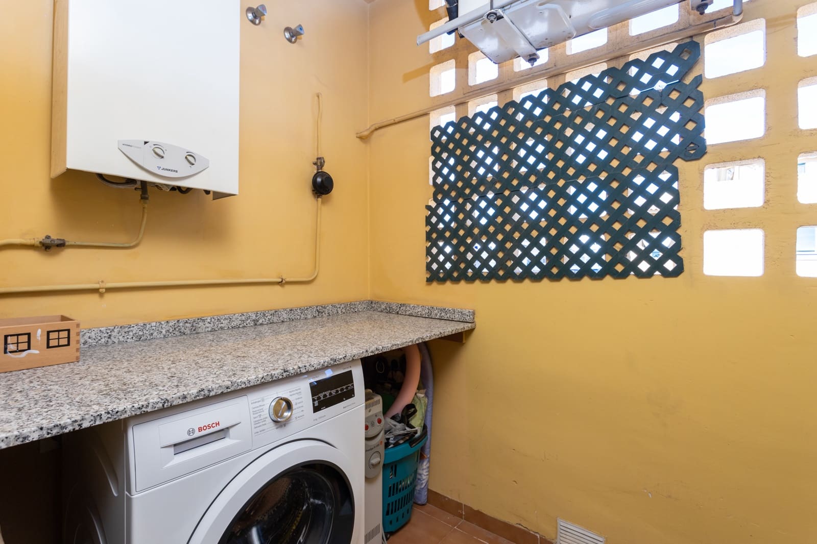 2 makuuhuone Huoneisto lomavuokrausta paikassa Marbella mukana uima-altaan 
autotalli - 1 000 € (Ref: 9606562)