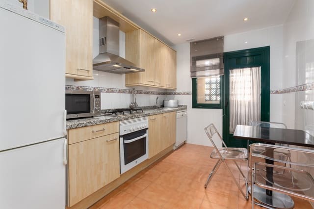 2 makuuhuone Huoneisto lomavuokrausta paikassa Nueva Alcántara, Marbella mukana uima-altaan 
autotalli - 1 000 € (Ref: 9606562)