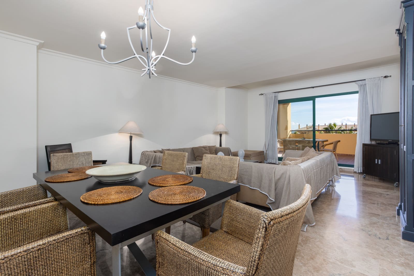 2 makuuhuone Huoneisto lomavuokrausta paikassa Marbella mukana uima-altaan 
autotalli - 1 000 € (Ref: 9606562)