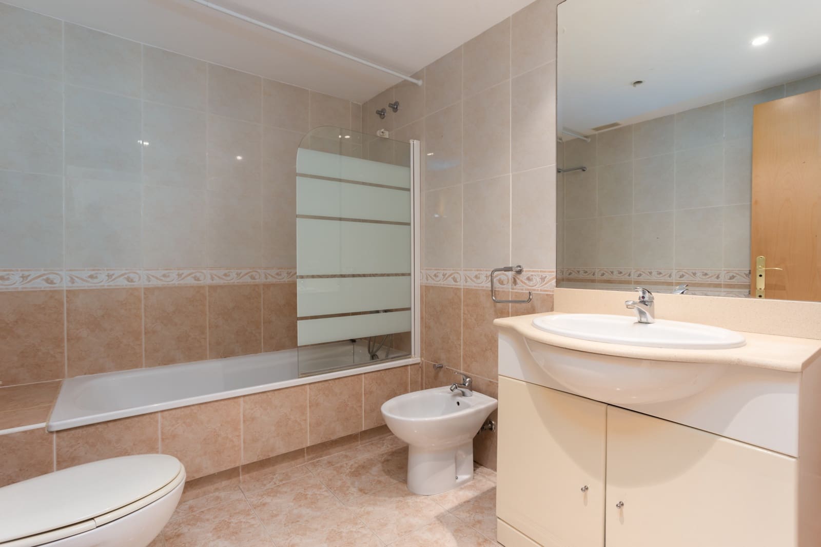 3 bedroom Apartment for sale in Malaga city with pool garage - € 540,000 (Ref: 9720432)