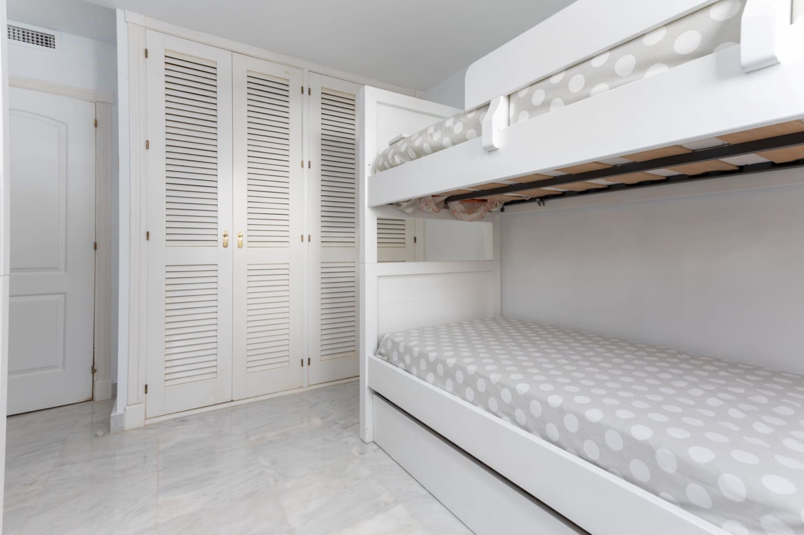 5 soverom Leilighet til salgs i Marbella med svømmebasseng garasje - € 1 950 000 (Ref: 9756409)