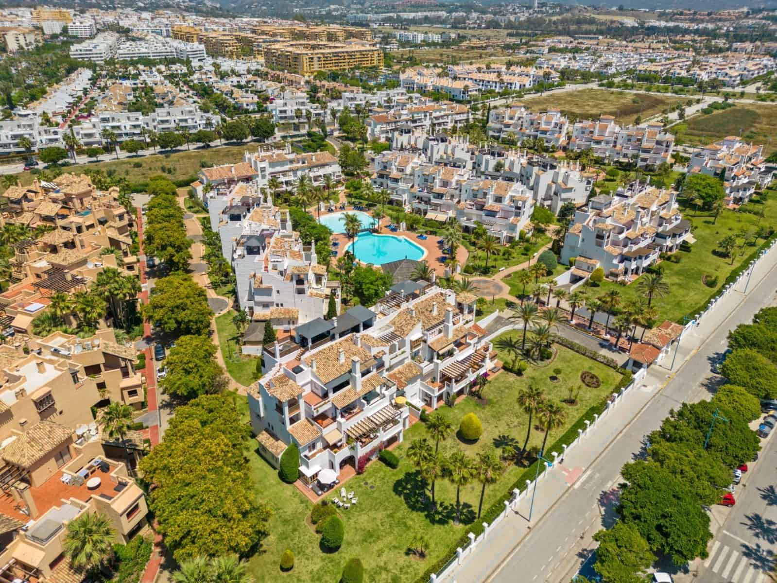 5 soverom Leilighet til salgs i Marbella med svømmebasseng garasje - € 1 950 000 (Ref: 9756409)