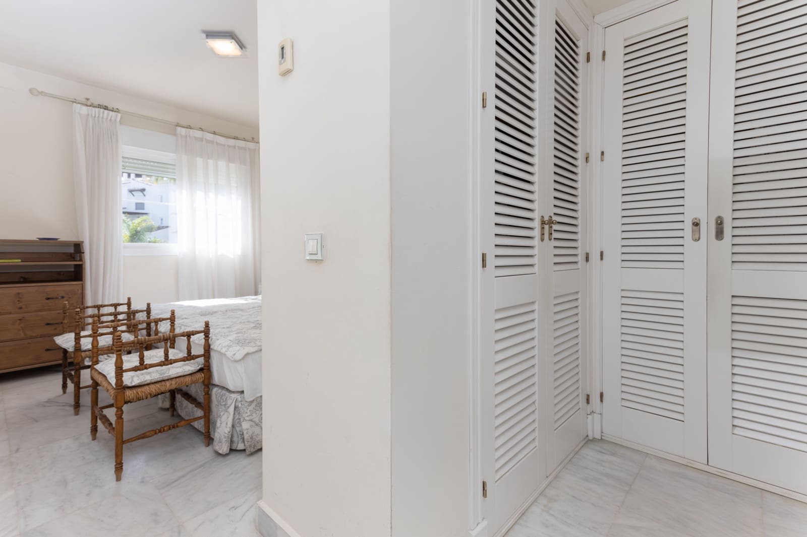 3 sovrum Lägenhet att hyra i Marbella med garage - 3 200 € (Ref: 9778807)