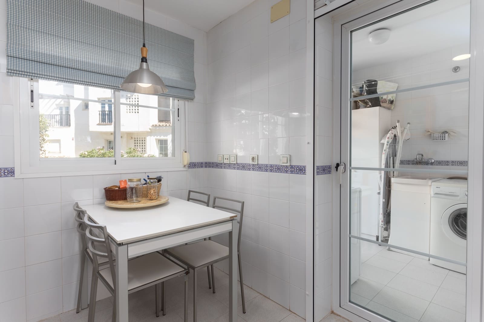 3 sovrum Lägenhet att hyra i Marbella med garage - 3 200 € (Ref: 9778807)