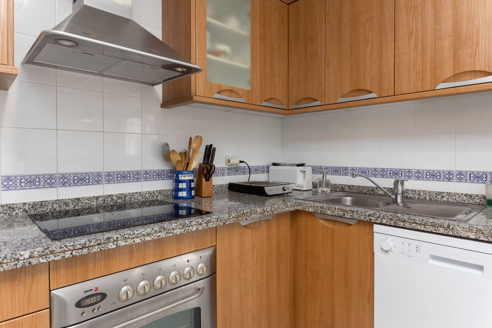 3 sovrum Lägenhet att hyra i Marbella med garage - 3 200 € (Ref: 9778807)