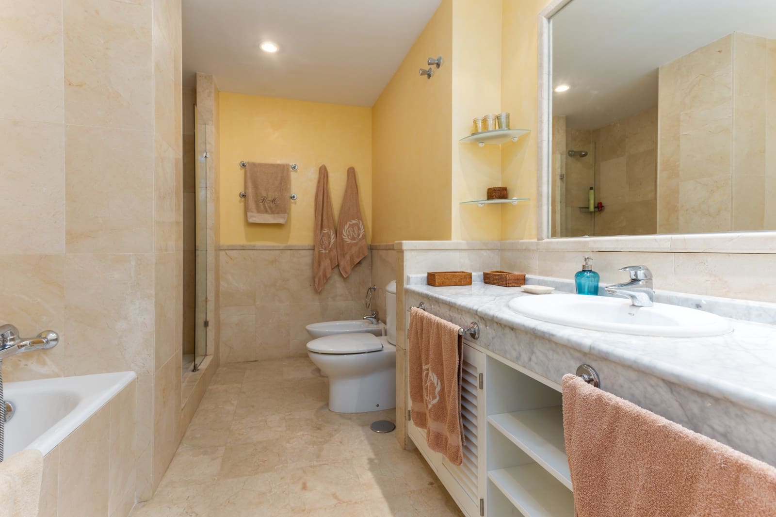 3 sovrum Lägenhet att hyra i Marbella med garage - 3 200 € (Ref: 9778807)