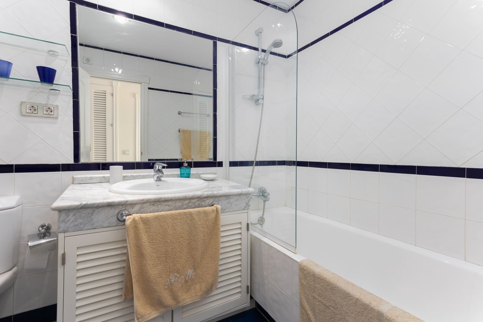 3 sovrum Lägenhet att hyra i Marbella med garage - 3 200 € (Ref: 9778807)