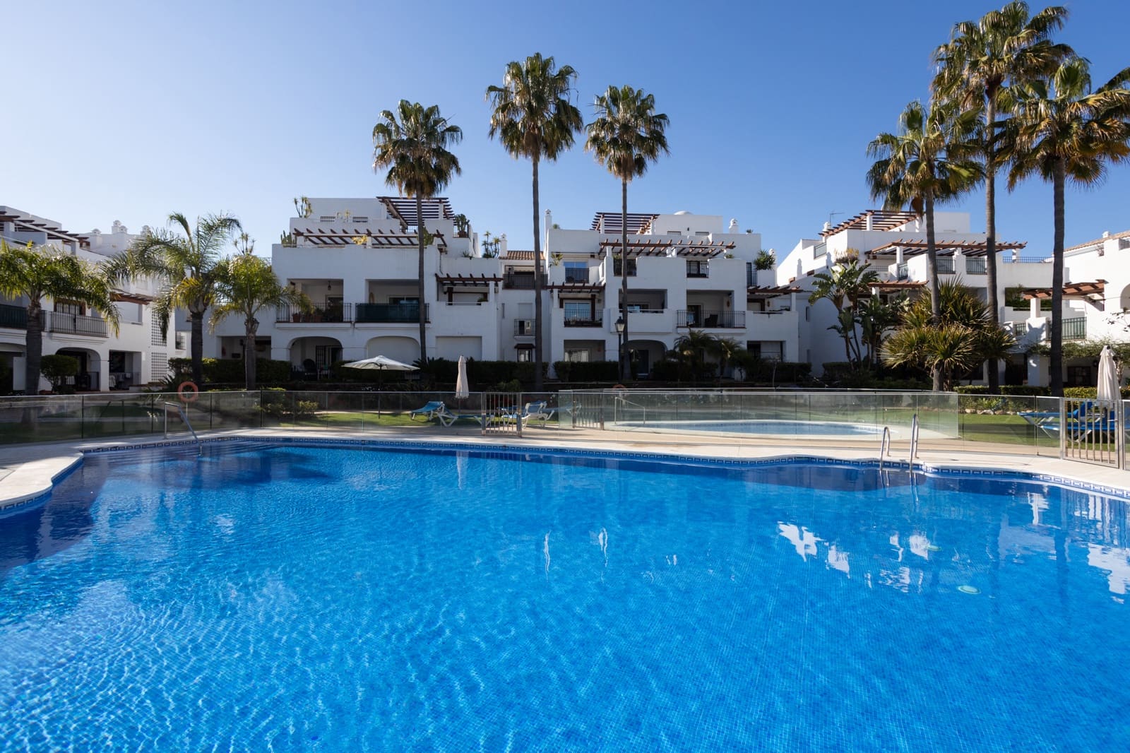 2 quarto Apartamento para venda em Marbella com piscina garagem - 700 000 € (Ref: 9805360)