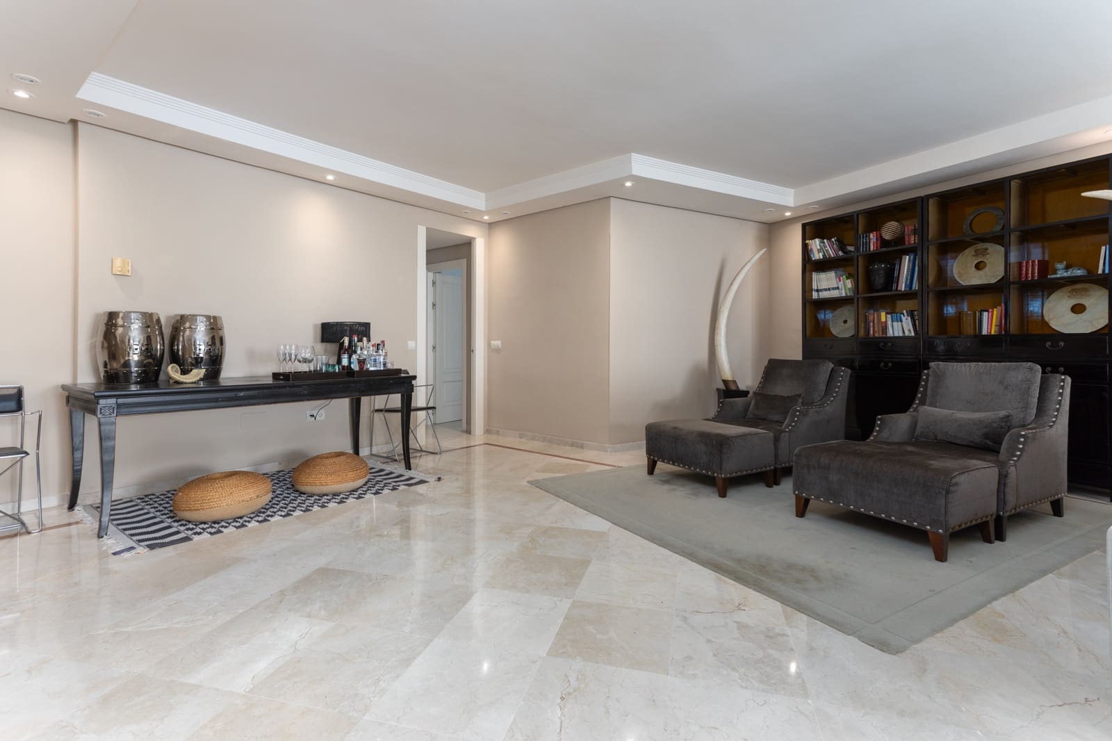 4 slaapkamer Appartement te huur in Estepona met zwembad garage - € 5.500 (Ref: 9921129)