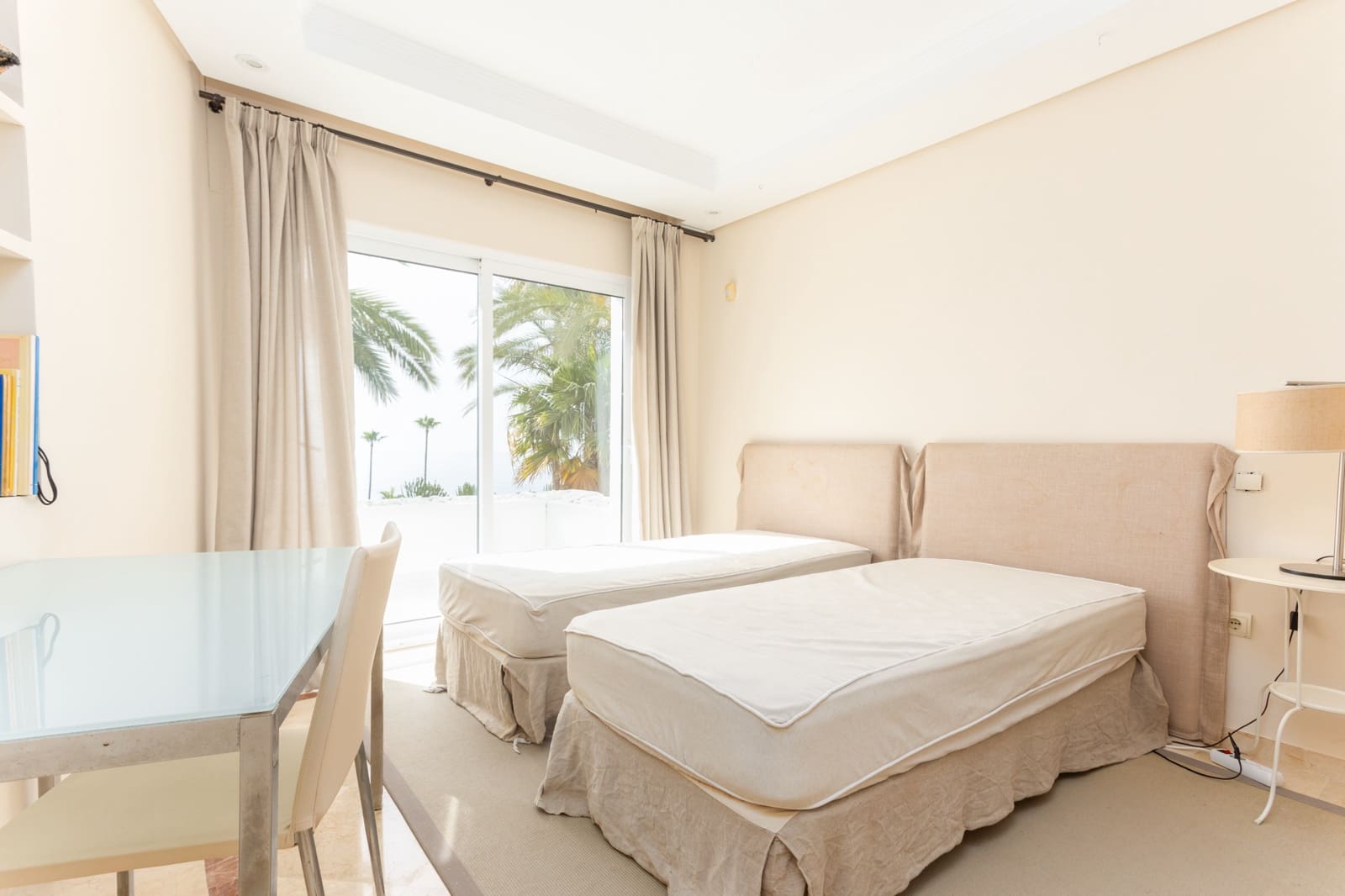 4 slaapkamer Appartement te huur in Estepona met zwembad garage - € 5.500 (Ref: 9921129)