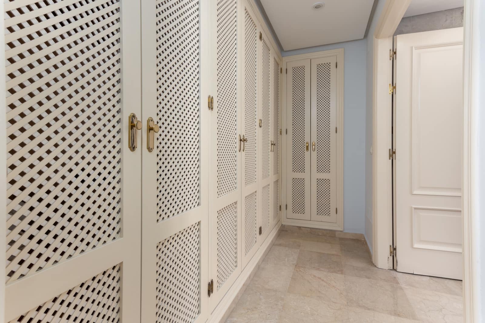 4 slaapkamer Appartement te huur in Estepona met zwembad garage - € 5.500 (Ref: 9921129)