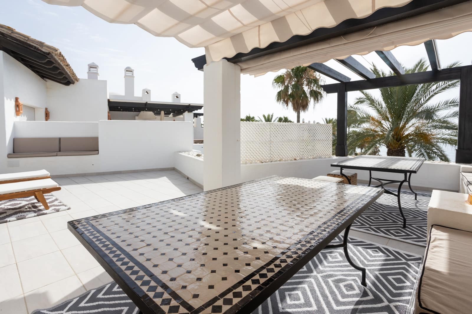 4 slaapkamer Appartement te huur in Estepona met zwembad garage - € 5.500 (Ref: 9921129)