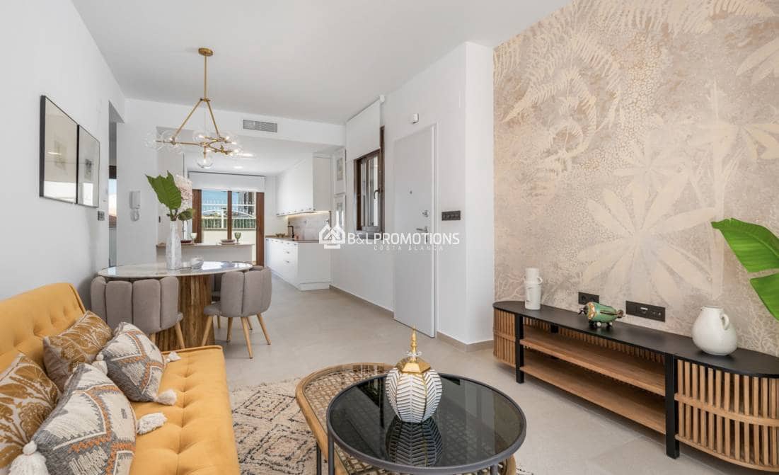 2 slaapkamer Appartement te koop in Los Balcones met zwembad - € 275.000 (Ref: 5639701)