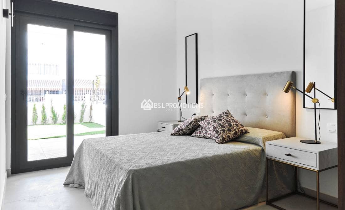 2 bedroom Apartment for sale in Punta Prima with pool garage - € 360,000 (Ref: 6592628)