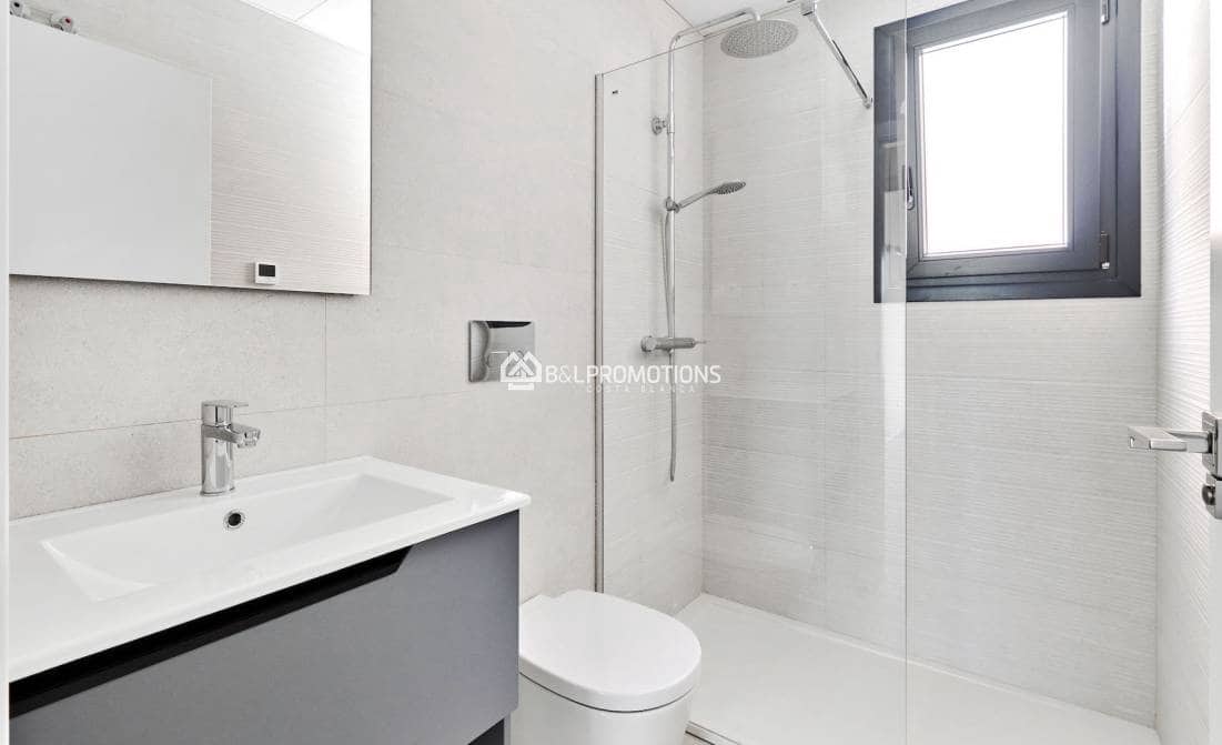 2 bedroom Apartment for sale in Punta Prima with pool garage - € 360,000 (Ref: 6592628)