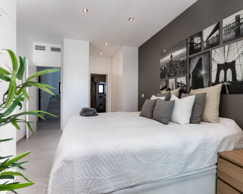 3 bedroom Villa for sale in Pilar de la Horadada with pool - € 395,000 (Ref: 6592630)