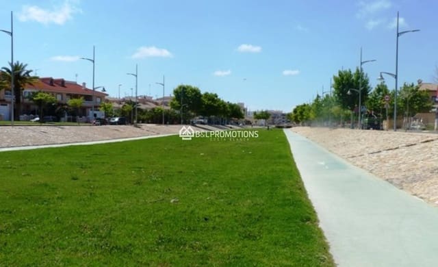 Apartamento de 3 habitaciones en Pilar de la Horadada ciudad, Pilar de la Horadada en venta con piscina garaje - 225.000 € (Ref: 8681115)