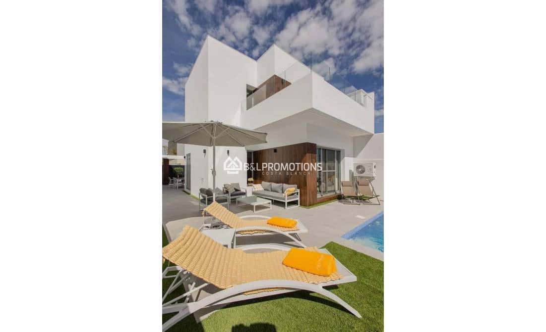 3 slaapkamer Villa te koop in Daya Nueva met zwembad garage - € 350.000 (Ref: 8681150)