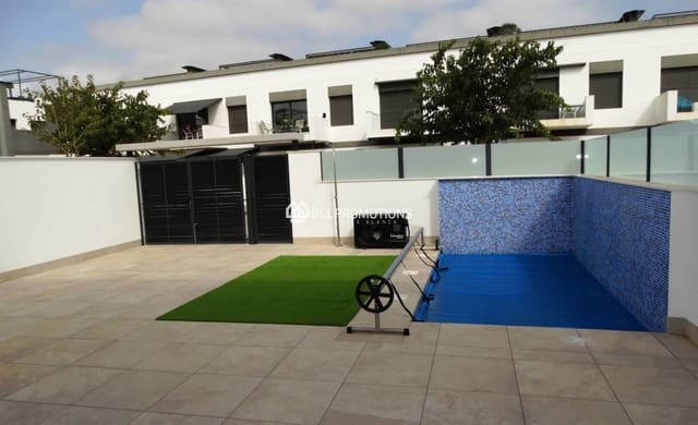 Chalet de 3 habitaciones en Santiago de la Ribera, San Javier en venta con piscina garaje - 405.000 € (Ref: 8882055)