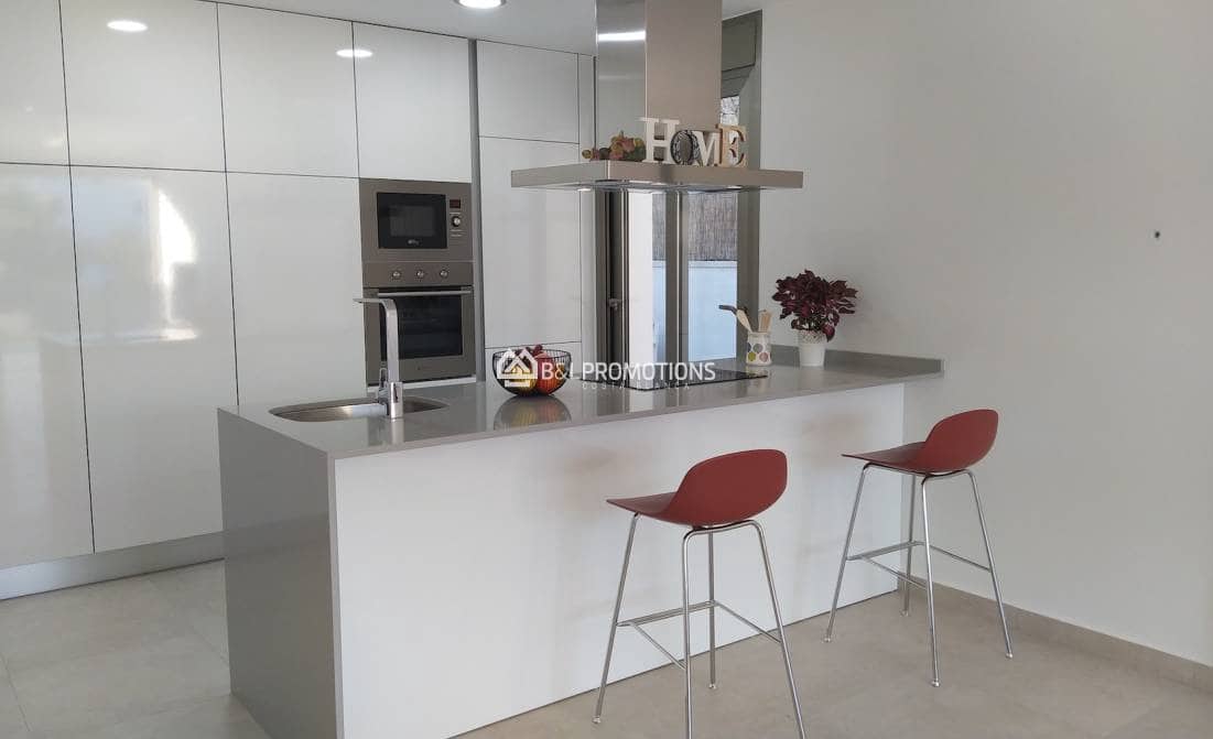 3 slaapkamer Villa te koop in Villamartin met zwembad garage - € 499.900 (Ref: 8977287)