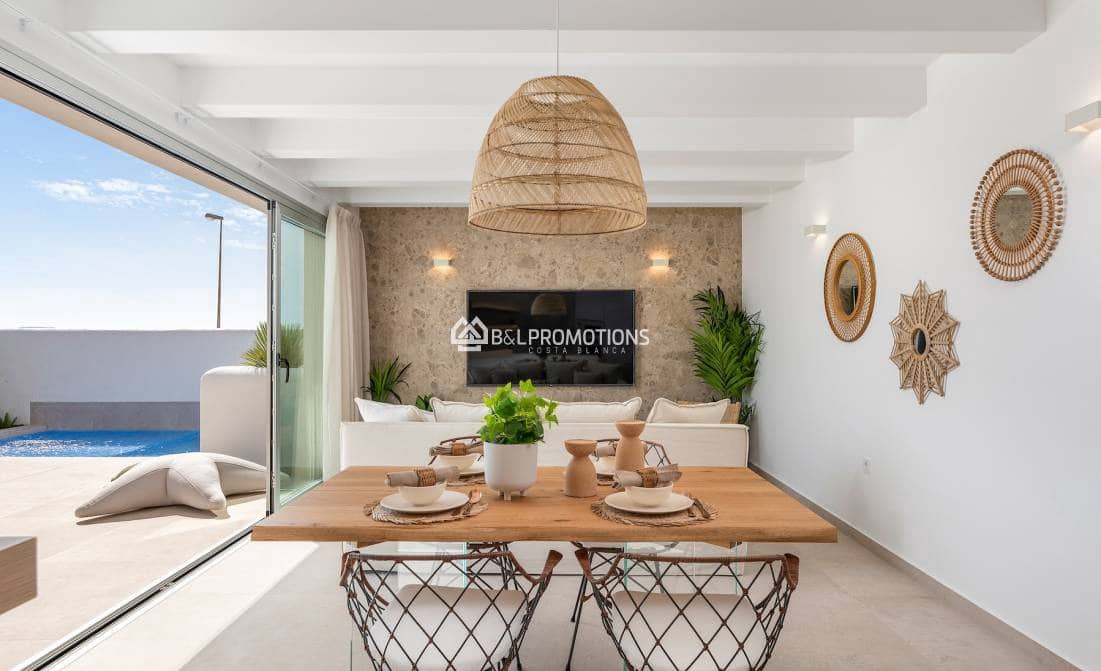 3 makuuhuone Huvila myytävänä paikassa Los Alcazares mukana uima-altaan 
autotalli - 499 900 € (Ref: 8977635)