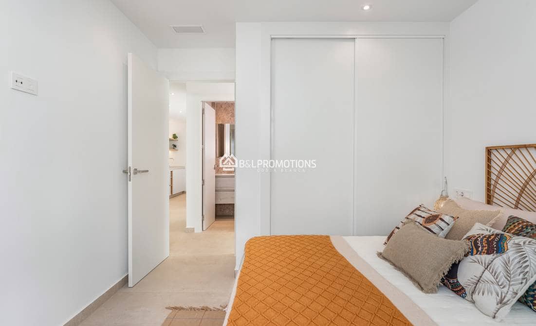 3 makuuhuone Huvila myytävänä paikassa Los Alcazares mukana uima-altaan 
autotalli - 499 900 € (Ref: 8977635)