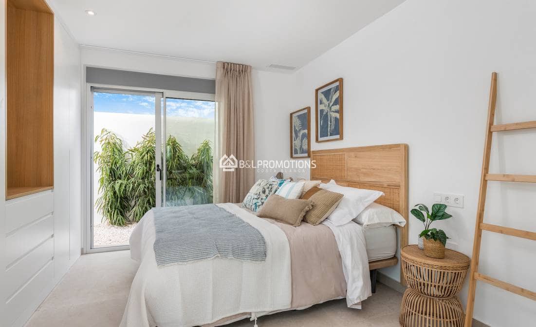 3 makuuhuone Huvila myytävänä paikassa Los Alcazares mukana uima-altaan 
autotalli - 499 900 € (Ref: 8977635)