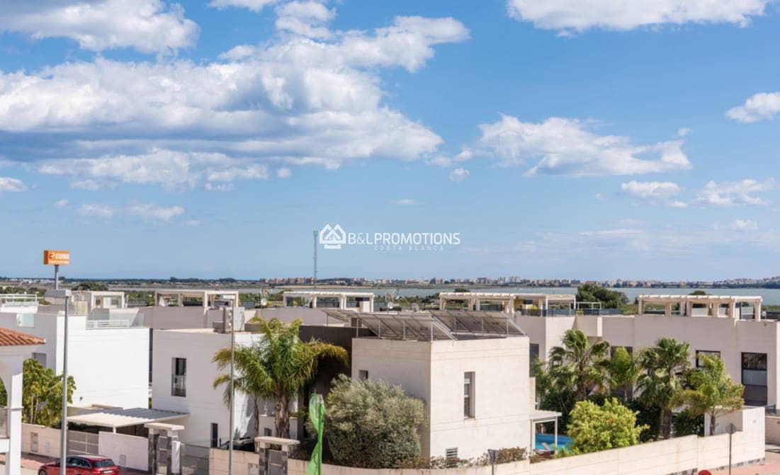 3 bedroom Villa for sale in Los Montesinos with pool garage - € 465,000 (Ref: 8982907)