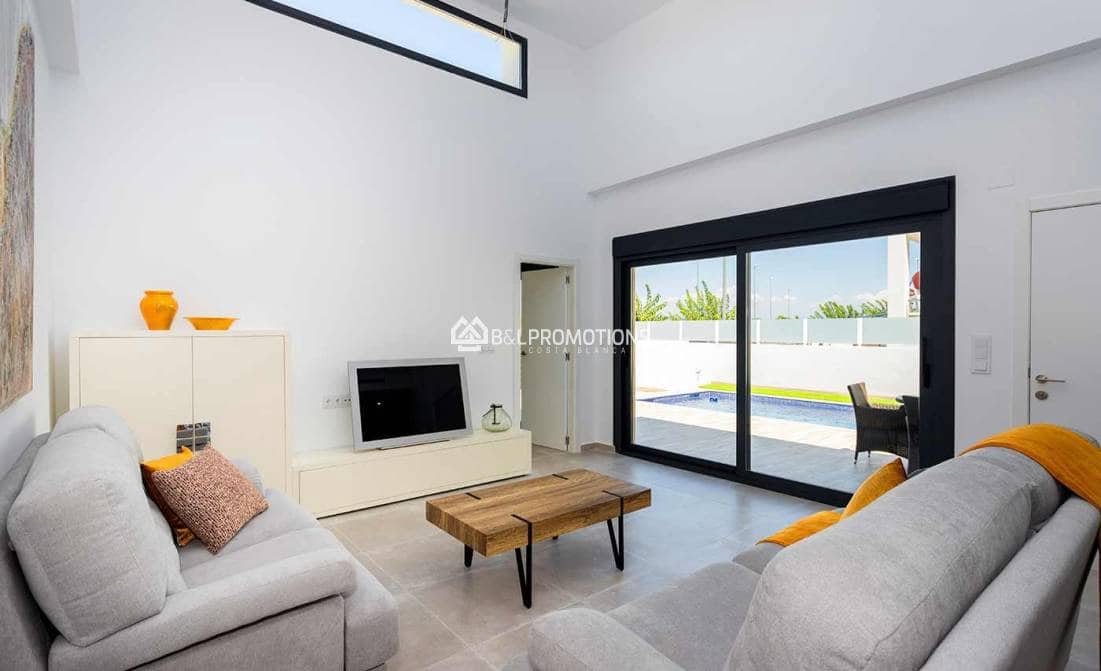 Chalet de 3 habitaciones en Daya Nueva en venta con piscina garaje - 349.000 € (Ref: 9442862)